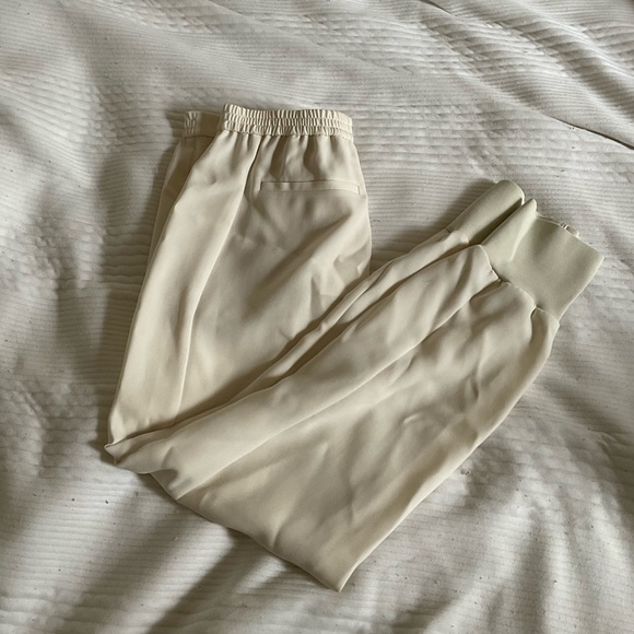 Theory Essential Crepe Jogger - Picture 2 of 3